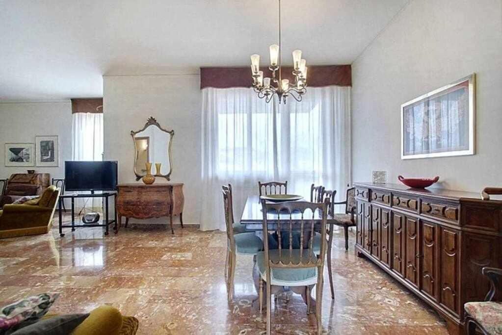 Frati Bigi With Two Bedrooms And Parking Firenze Eksteriør billede