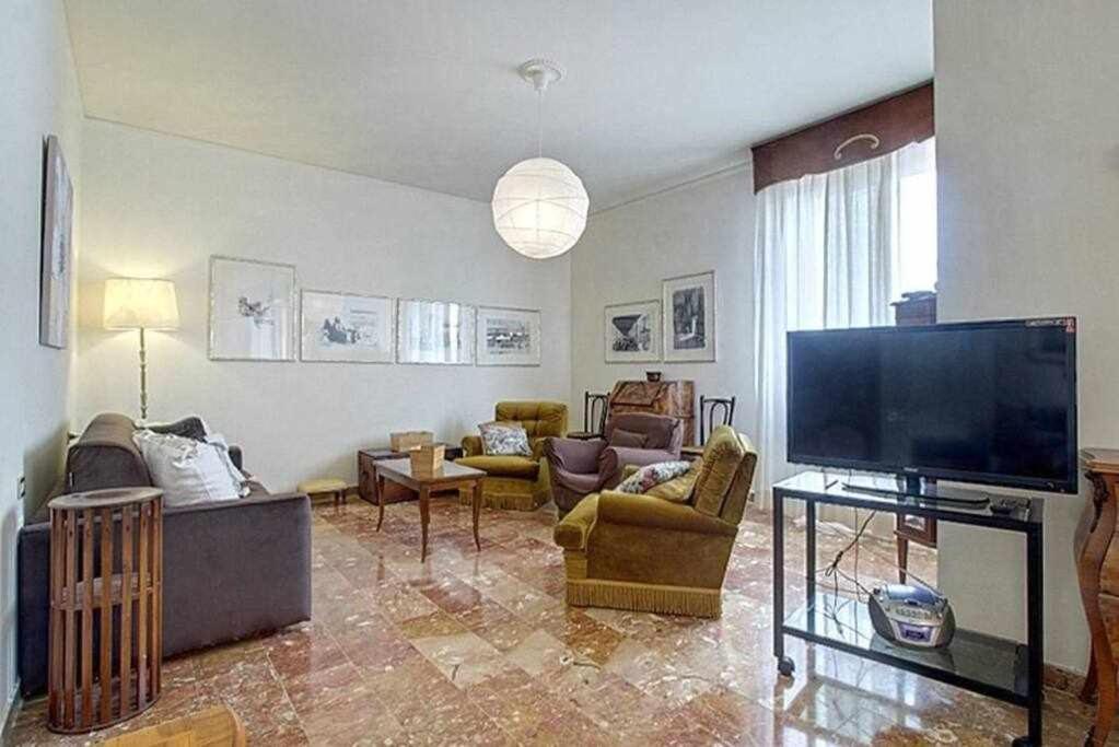 Frati Bigi With Two Bedrooms And Parking Firenze Eksteriør billede