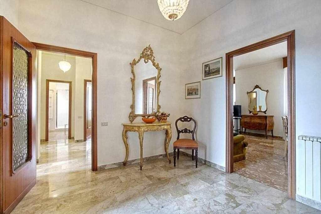Frati Bigi With Two Bedrooms And Parking Firenze Eksteriør billede